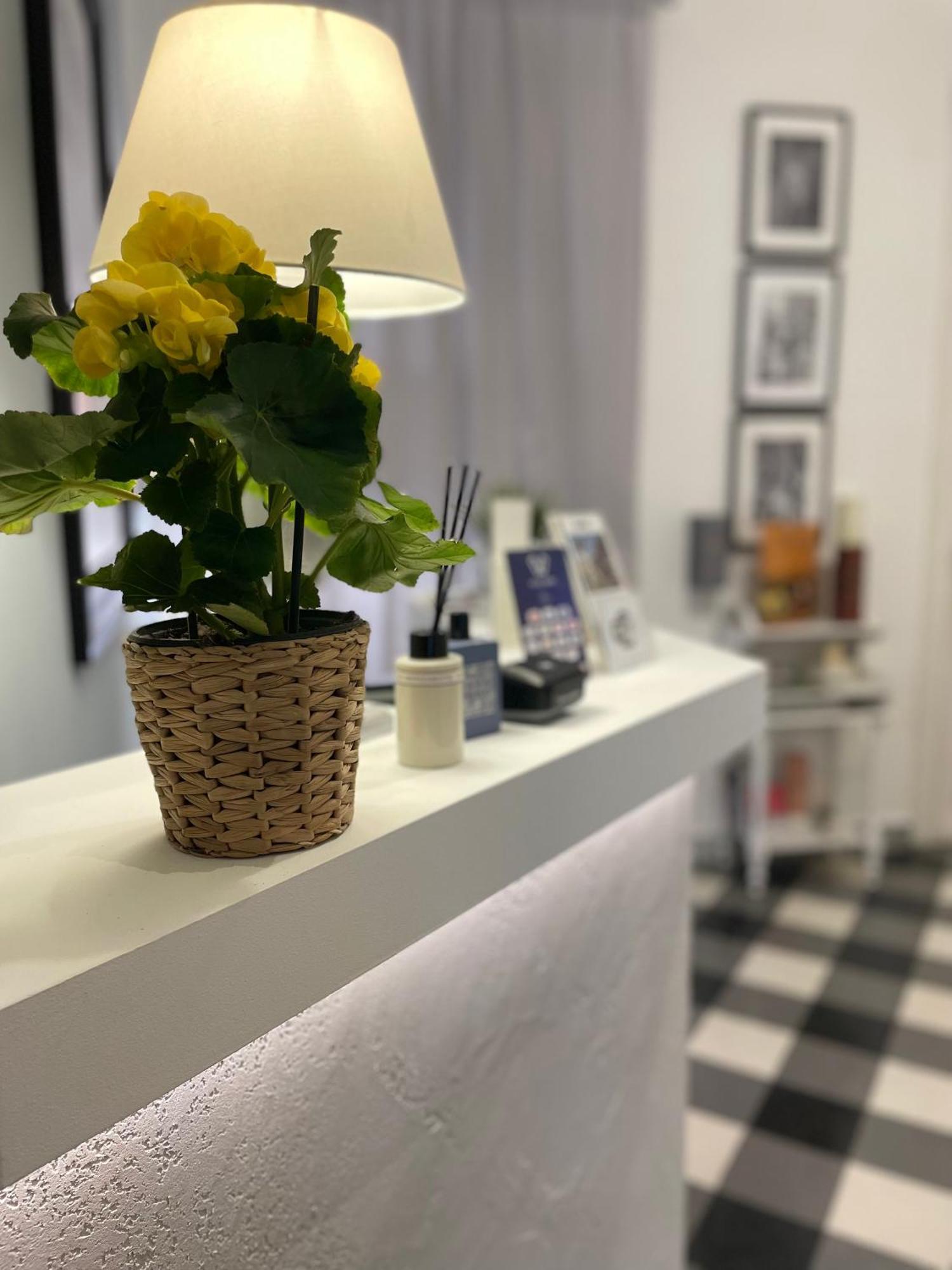 Bed and Breakfast Bb Essenze Palermo Exterior foto