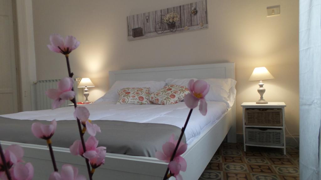 Bed and Breakfast Bb Essenze Palermo Exterior foto