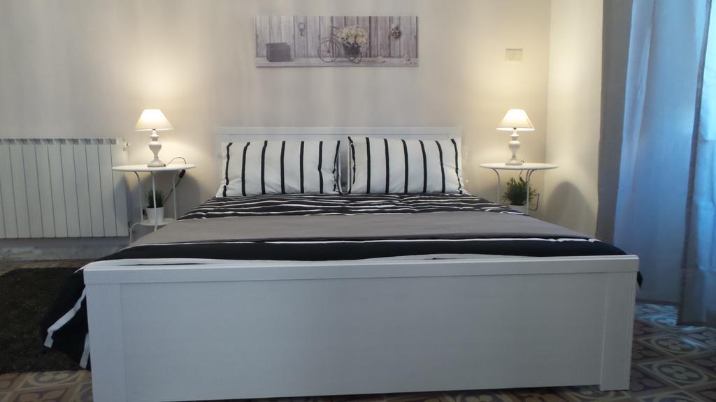 Bed and Breakfast Bb Essenze Palermo Exterior foto