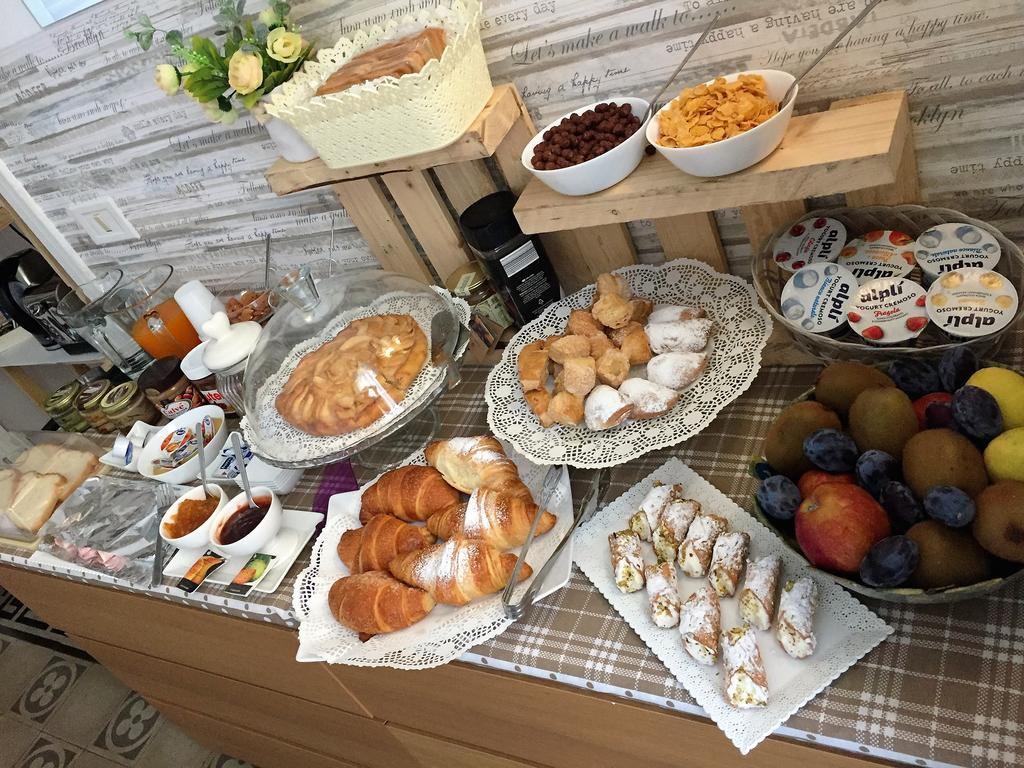 Bed and Breakfast Bb Essenze Palermo Exterior foto
