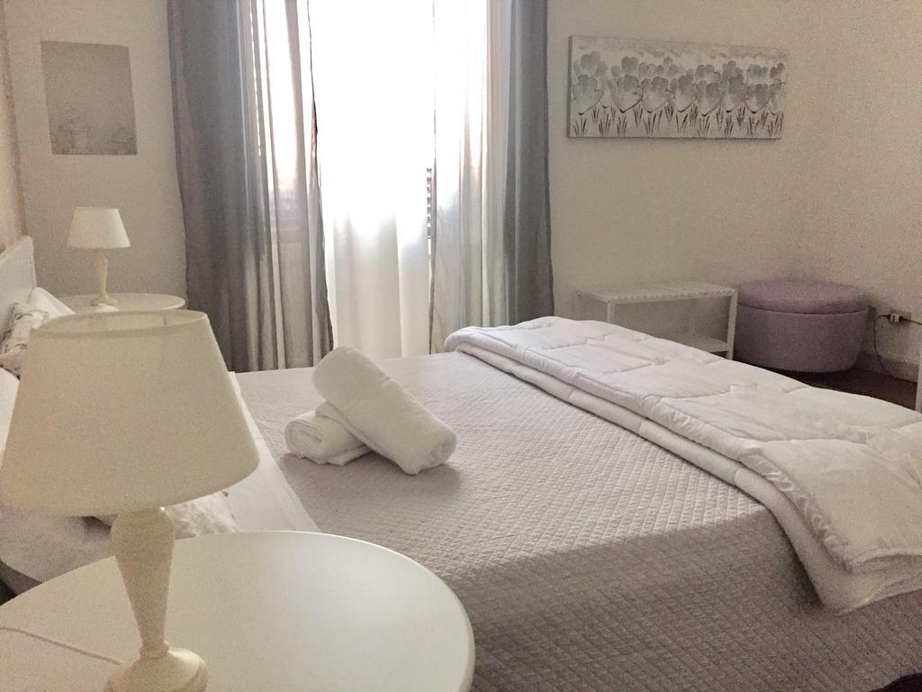 Bed and Breakfast Bb Essenze Palermo Exterior foto