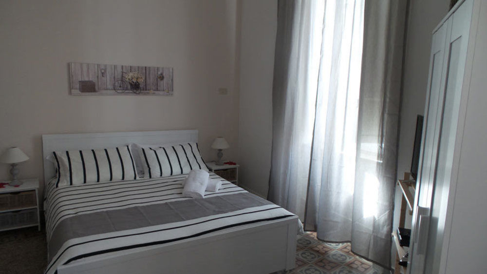 Bed and Breakfast Bb Essenze Palermo Exterior foto