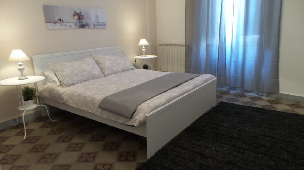 Bed and Breakfast Bb Essenze Palermo Exterior foto