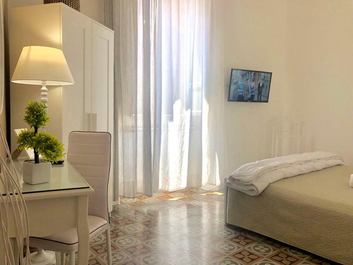 Bed and Breakfast Bb Essenze Palermo Exterior foto